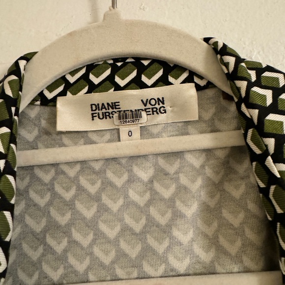 DVF Diane von furstenberg wrap dress sz 0 100% silk - Picture 3 of 8